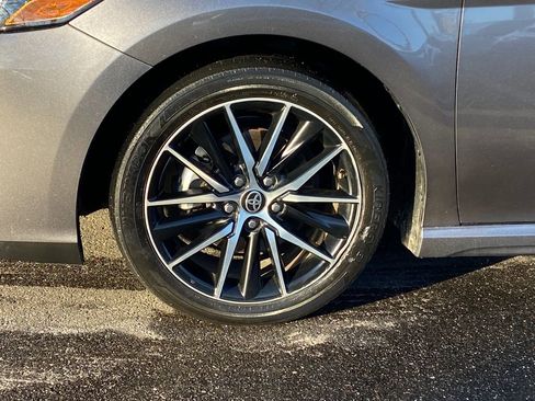 Used 2024 Toyota Camry SE image 8