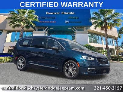 Used 2025 Chrysler Pacifica Pinnacle w/ Trailer Tow Group