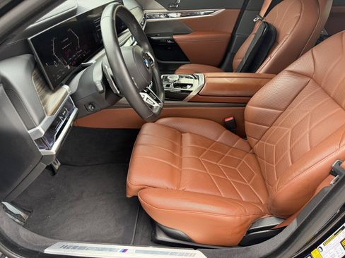 Certified 2024 BMW 760i xDrive AWD/4WD image 21