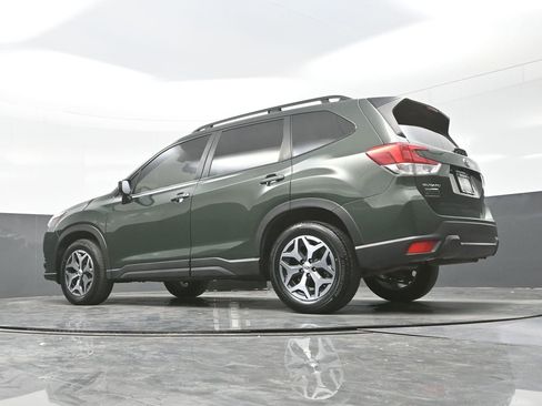 Used 2024 Subaru Forester Premium image 30