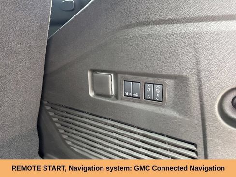 Used 2026 GMC Yukon Denali w/ Sun & Power Step Package AWD/4WD image 9
