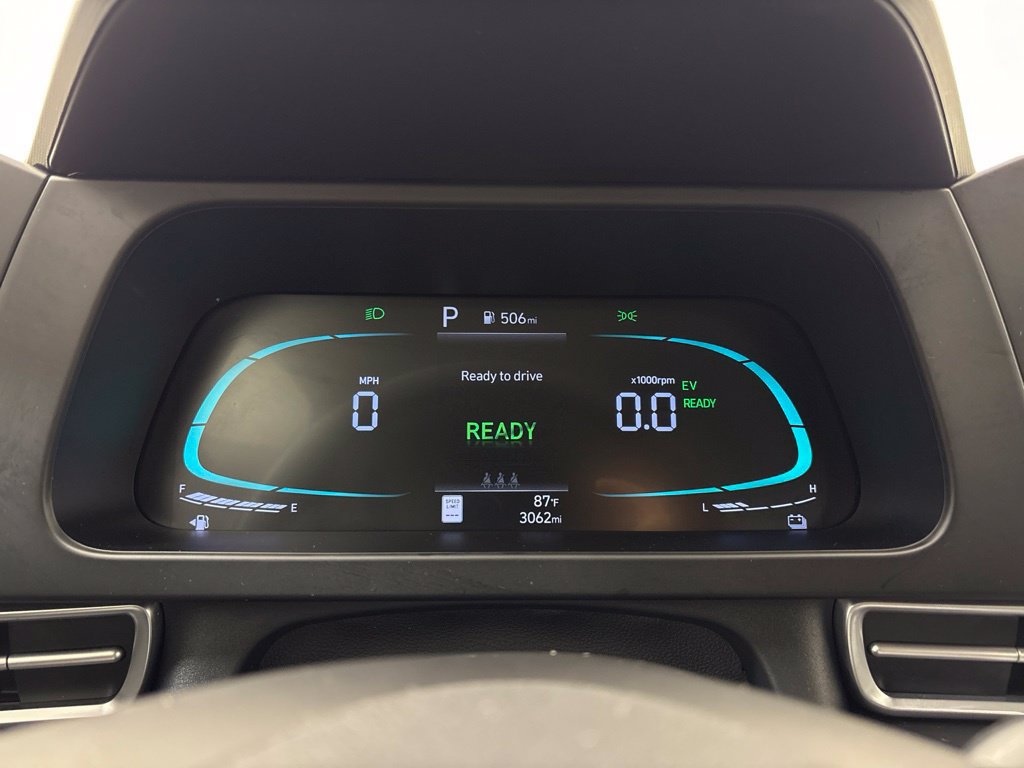 Certified 2025 Hyundai Elantra Hybrid FWD image 26
