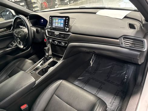 Used 2018 Honda Accord Sport image 13