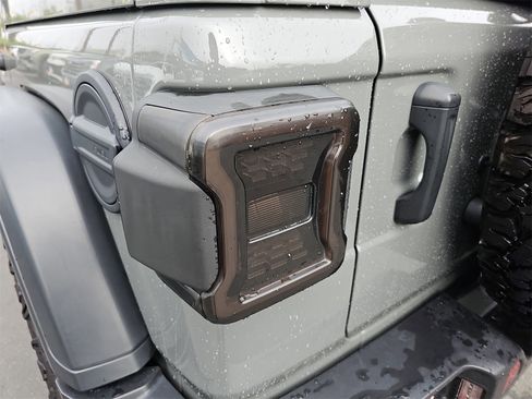 Used 2021 Jeep Wrangler Unlimited Rubicon image 33