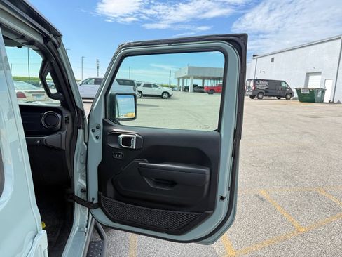 Used 2023 Jeep Wrangler Unlimited Sport AWD/4WD image 41