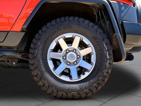 Used 2014 Toyota FJ Cruiser 4WD w/ Upgrade Package image 11