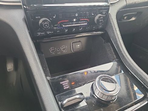 Used 2021 Jeep Grand Cherokee L Limited AWD/4WD image 16