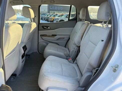 Used 2019 GMC Acadia SLE w/ LPO, Floor Liner Package image 16