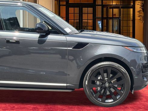 Used 2023 Land Rover Range Rover Sport SE AWD/4WD image 18