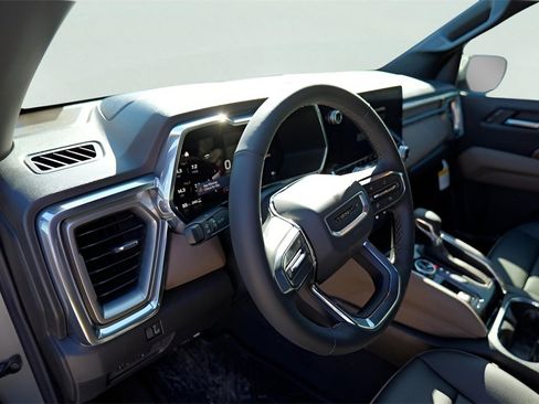 New 2026 GMC Canyon Denali image 8