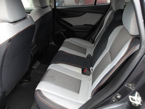 Used 2018 Subaru Crosstrek 2.0i Premium w/ Eyesight System image 10