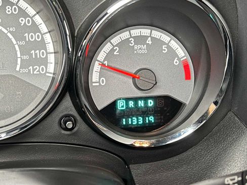 Used 2010 Dodge Caliber Heat w/ Premium Sound Group FWD image 27