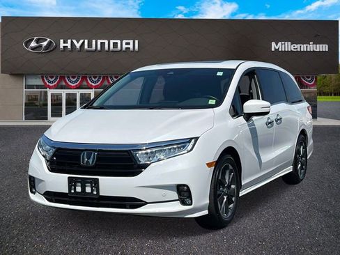 Used 2023 Honda Odyssey Elite image 4