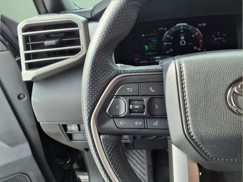 Used 2025 Toyota Tundra Limited AWD/4WD image 23