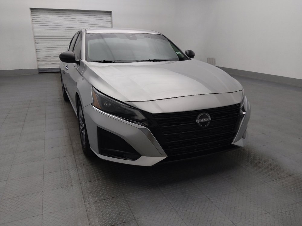 Used 2024 Nissan Altima 2.5 SV FWD image 14