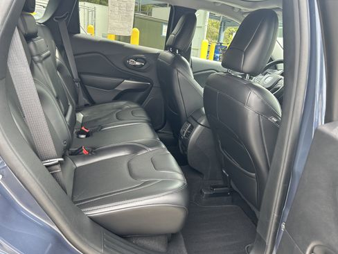 Certified 2019 Jeep Cherokee Limited AWD/4WD image 16