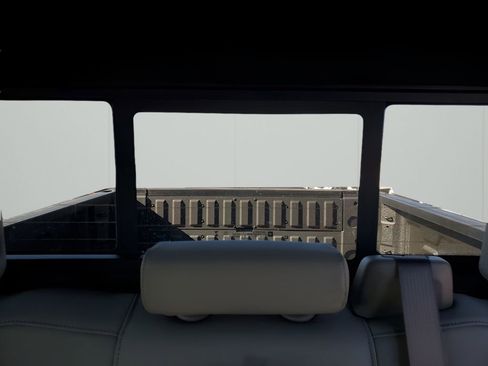 New 2026 GMC Sierra 1500 SLT image 23