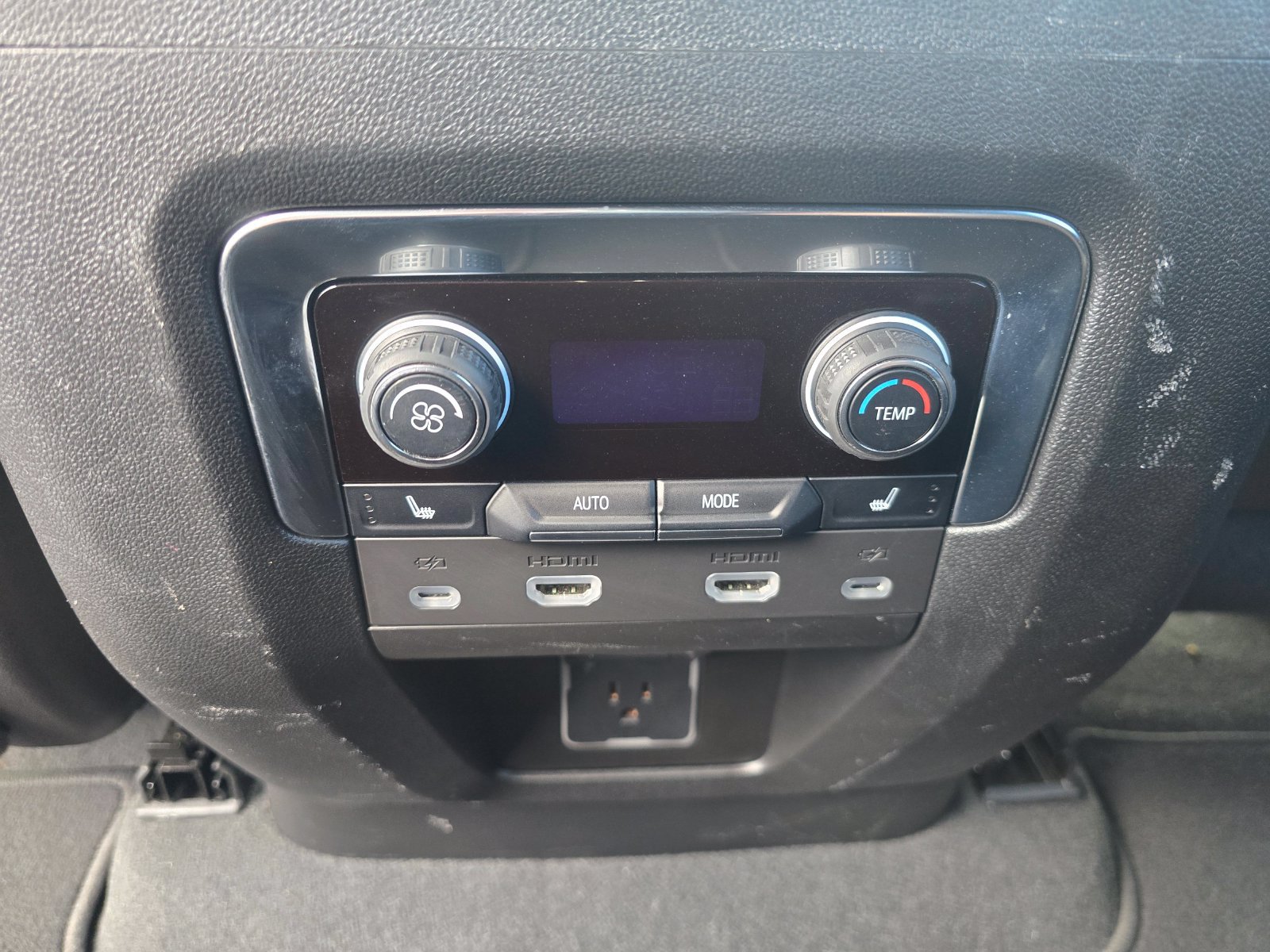 Used 2024 Chevrolet Tahoe High Country w/ Advanced Technology Package AWD/4WD image 19