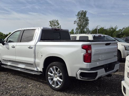 Used 2025 Chevrolet Silverado 1500 High Country w/ High Country Premium Package AWD/4WD image 4