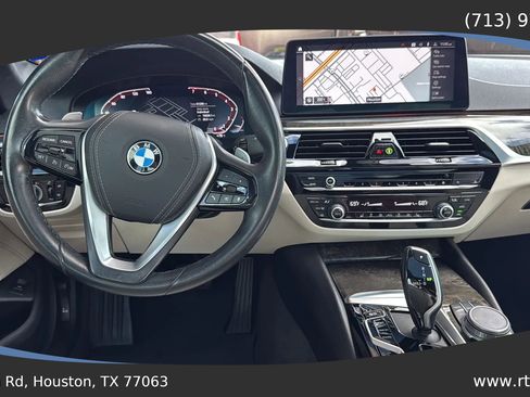 Used 2021 BMW 540i w/ Convenience Package image 38