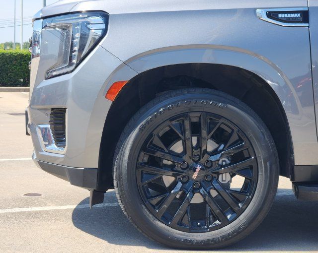 Used 2021 GMC Yukon XL SLT w/ SLT Premium Package AWD/4WD image 8