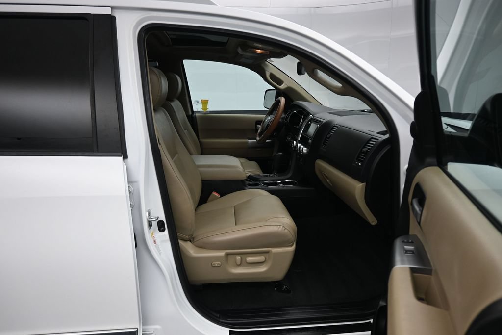 Used 2019 Toyota Sequoia Limited w/ Safety & Convenience Package AWD/4WD image 62