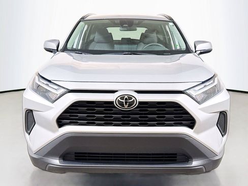 Used 2025 Toyota RAV4 XLE FWD image 2