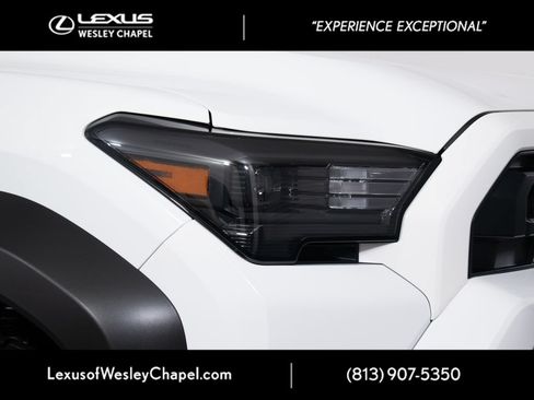 Used 2025 Toyota 4Runner SR5 AWD/4WD image 3