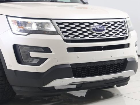 Used 2016 Ford Explorer Platinum image 39