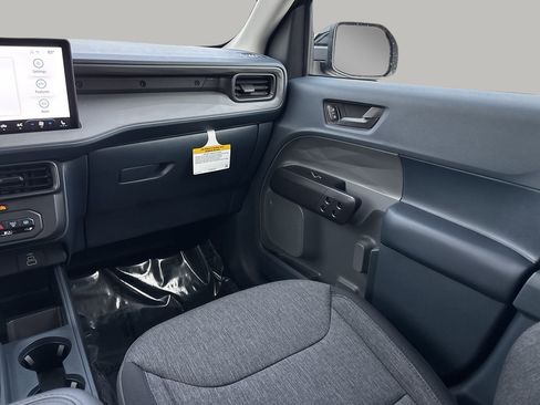 New 2025 Ford Maverick XLT w/ XLT Luxury Package AWD/4WD image 16