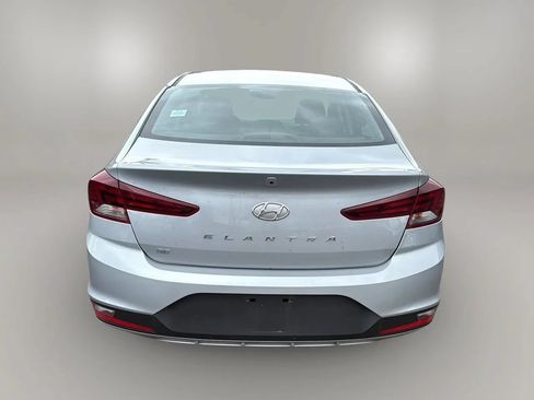 Used 2020 Hyundai Elantra SE w/ Cargo Package (C1) FWD image 4