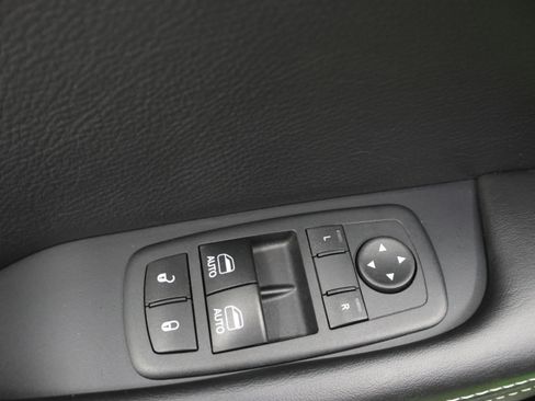 Used 2017 Dodge Challenger SRT Hellcat RWD image 37
