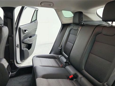 Used 2025 Chevrolet Trax LT w/ LT Convenience Package image 30