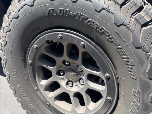 Used 2023 Jeep Wrangler Unlimited Rubicon 392 w/ Xtreme Recon 35" Tire Package image 7