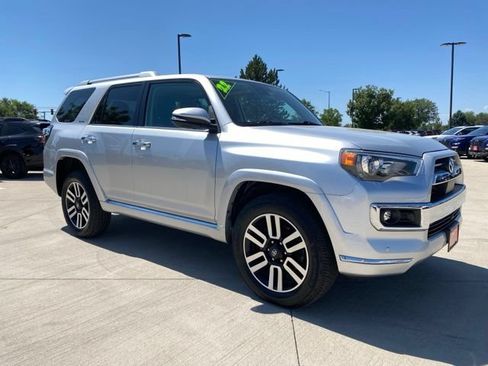 Used 2022 Toyota 4Runner Limited AWD/4WD image 7