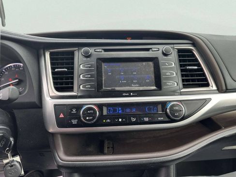 Used 2015 Toyota Highlander Plus AWD/4WD image 31