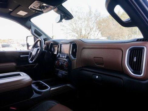 Used 2022 Chevrolet Silverado 3500 High Country image 28