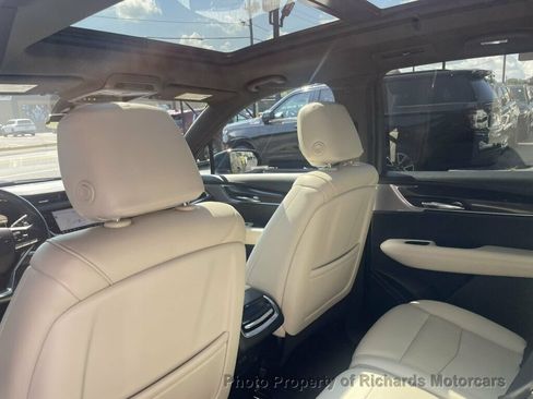 Used 2023 Cadillac XT6 Sport AWD/4WD image 17