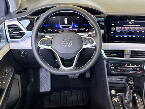 New 2025 Volkswagen Taos SE image 14