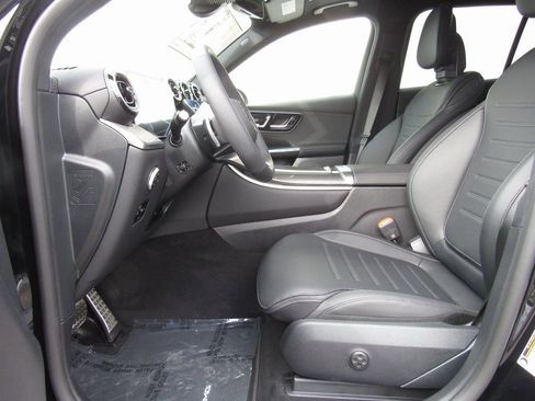 New 2025 Mercedes-Benz GLC 300 4MATIC image 10