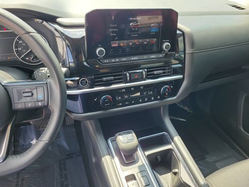 Certified 2024 Nissan Pathfinder SV FWD image 20