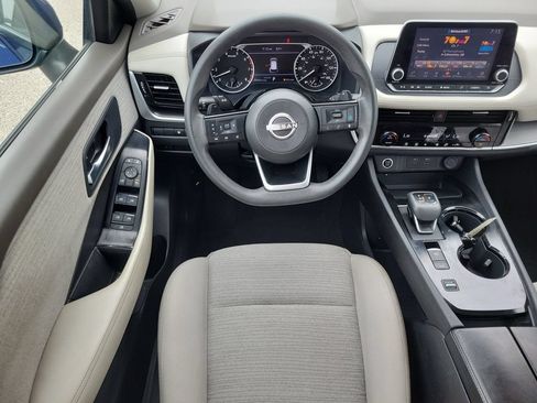 Used 2023 Nissan Rogue SV FWD image 11