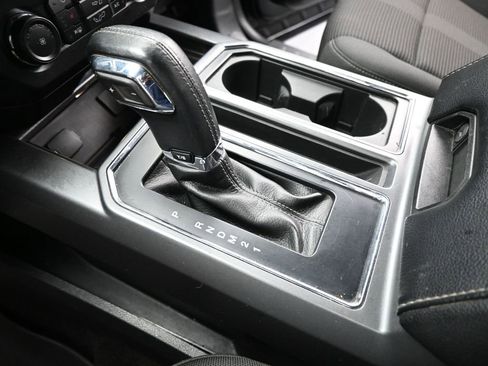 Used 2016 Ford F150 XLT image 14