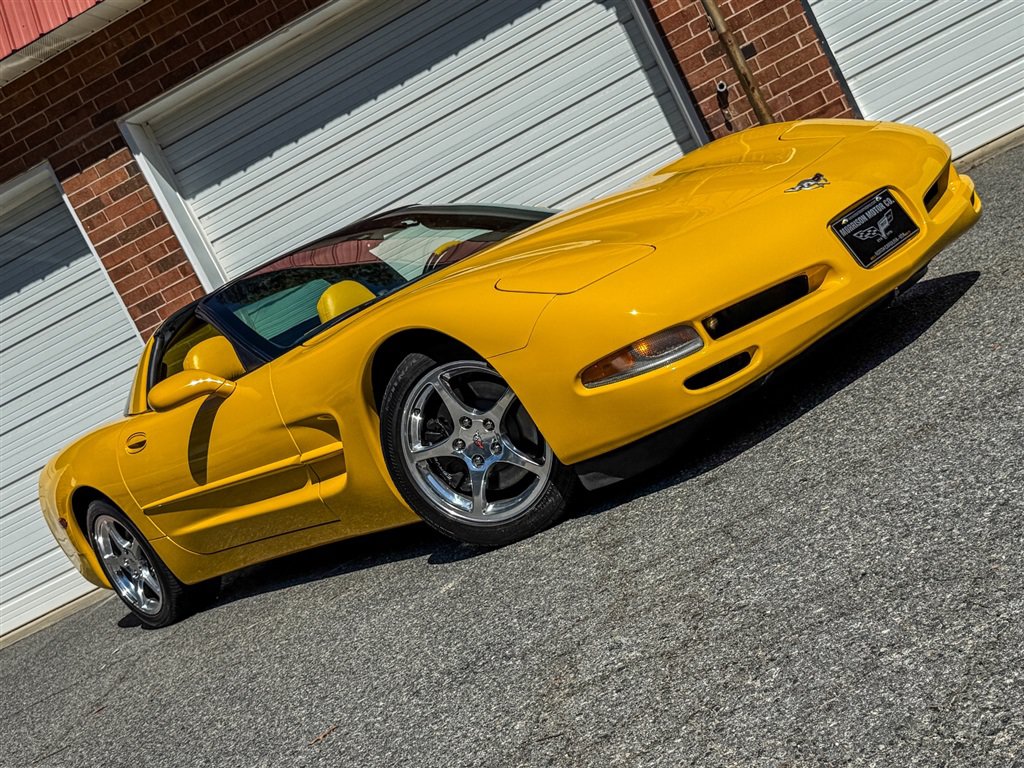 Used 2003 Chevrolet Corvette Coupe w/ Preferred Equipment Group RWD image 29