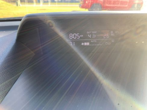 Used 2023 Subaru Crosstrek 2.0i Premium image 18