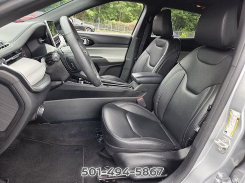 Used 2025 Jeep Compass Limited AWD/4WD image 9