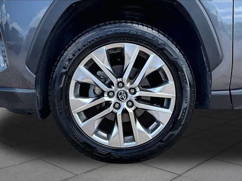 Used 2021 Toyota RAV4 XLE Premium AWD/4WD image 11