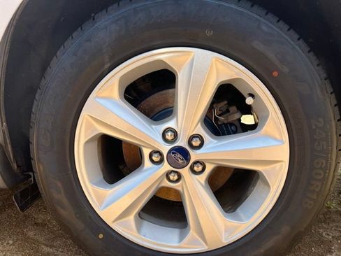 Used 2018 Ford Edge SE FWD image 28