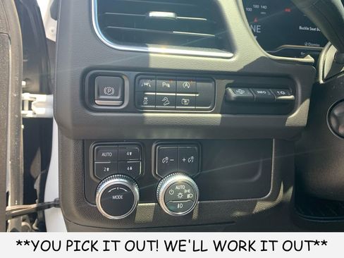 Used 2023 GMC Yukon AT4 w/ Technology Package AWD/4WD image 13