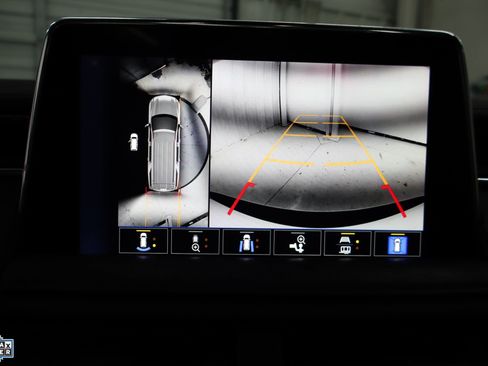 Used 2023 Chevrolet Suburban RST w/ Luxury Package image 21